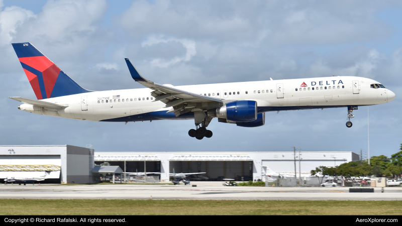 Photo of N6710E - Delta Airlines Boeing 757-200 at FLL on AeroXplorer Aviation Database