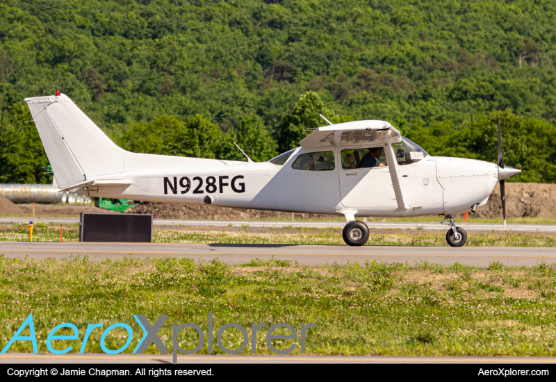 Photo of N928FG - PRIVATE Cessna 172 at AVP on AeroXplorer Aviation Database