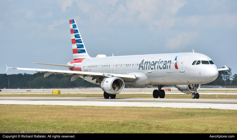 Photo of N190UW - American Airlines Airbus A321-200 at MCO on AeroXplorer Aviation Database