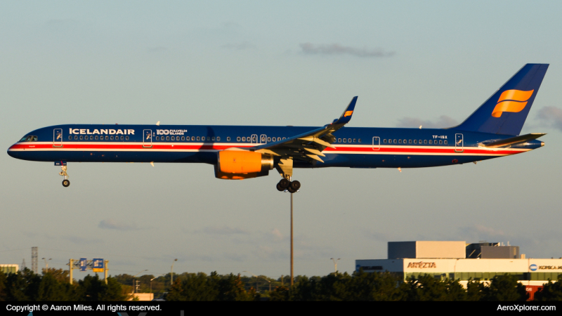 Photo of TF-ISX - Icelandair Boeing 757-300 at YYZ on AeroXplorer Aviation Database