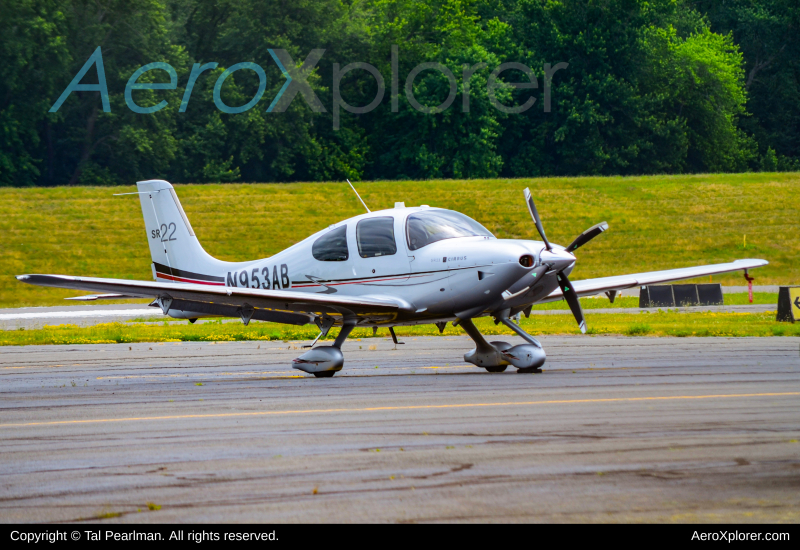 Photo of N953AB - PRIVATE Cirrus SR-22 at HFD on AeroXplorer Aviation Database