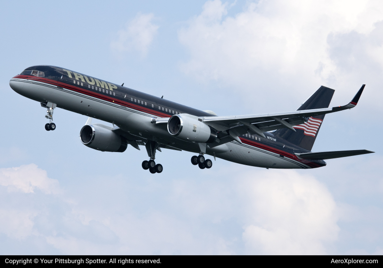 Photo of N757AF  - PRIVATE Boeing 757-200 at PIT on AeroXplorer Aviation Database