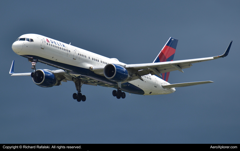 Photo of N667DN - Delta Airlines Boeing 757-200 at MCO on AeroXplorer Aviation Database