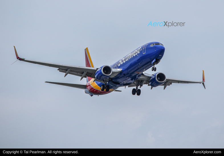 Photo of N8520Q - Southwest Airlines Boeing 737-800 at BWI on AeroXplorer Aviation Database