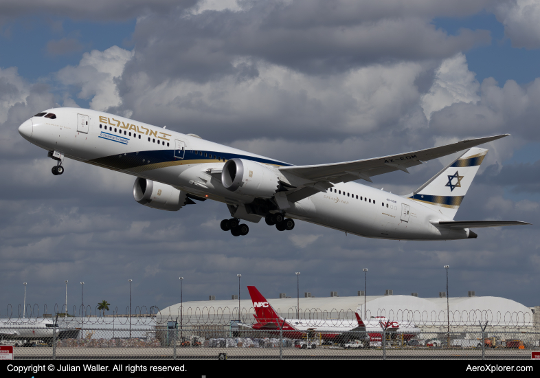 Photo of 4X-EDM - el al  Boeing 787-9 at MIA on AeroXplorer Aviation Database