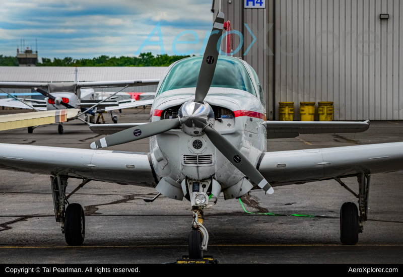Photo of N521C - PRIVATE Beech F33 at HFD on AeroXplorer Aviation Database
