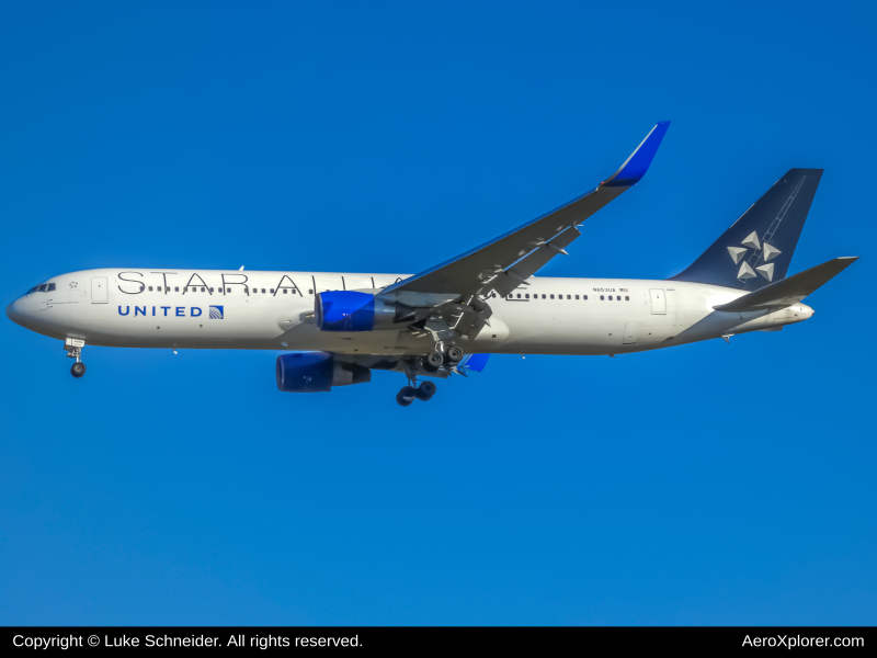 Photo of N653UA - United Airlines Boeing 767-300 at IAD  on AeroXplorer Aviation Database