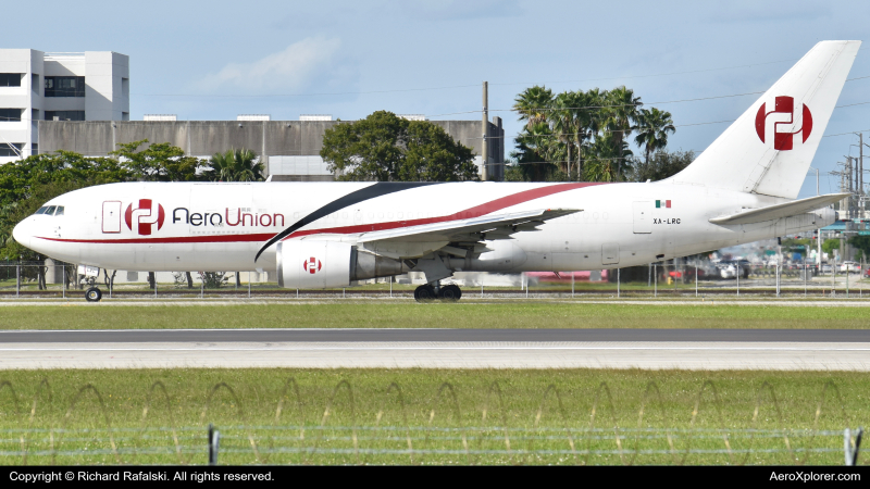 Photo of XA-LRC - AeroUnion Boeing 767-200F at MIA on AeroXplorer Aviation Database
