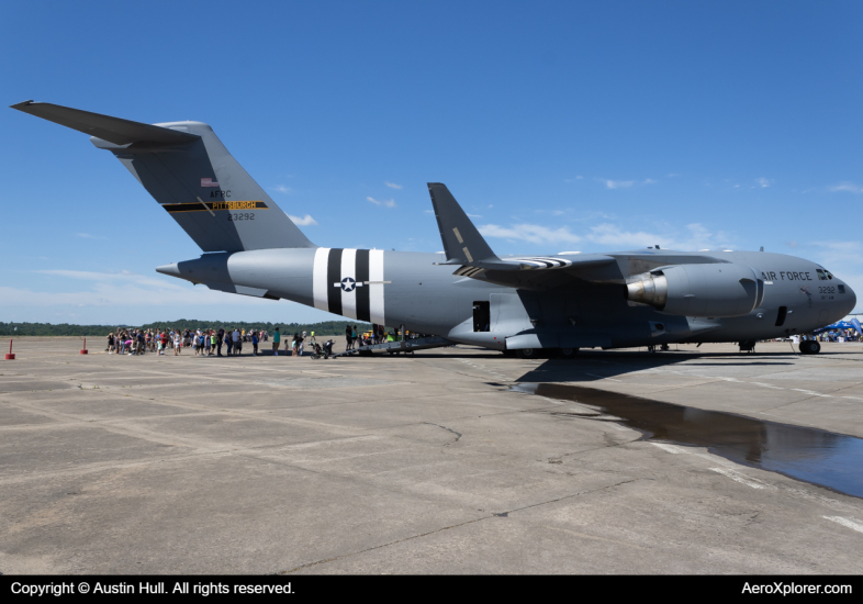 Photo of 92-3292 - USAF - United States Air Force Boeing C-17 Globemaster III at PIT on AeroXplorer Aviation Database