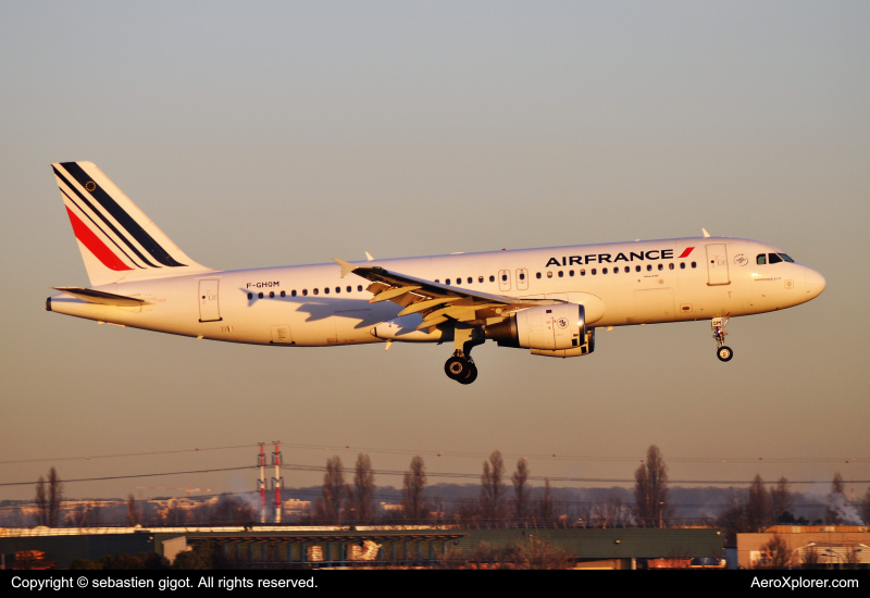 Photo of F-GHQM - Air France Airbus A320 at ORY on AeroXplorer Aviation Database