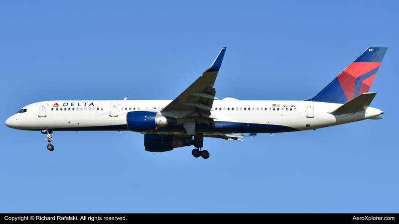 Photo of N900PC - Delta Airlines Boeing 757-200 at MCO on AeroXplorer Aviation Database