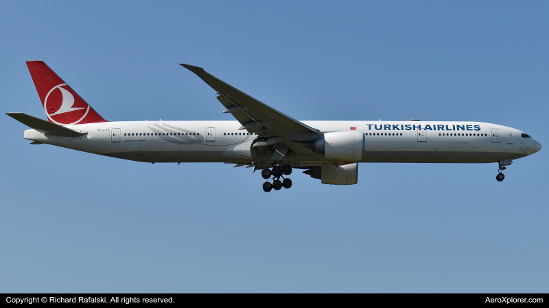 Photo of TC-LJA - Turkish Airlines Boeing 777-300ER at LHR on AeroXplorer Aviation Database