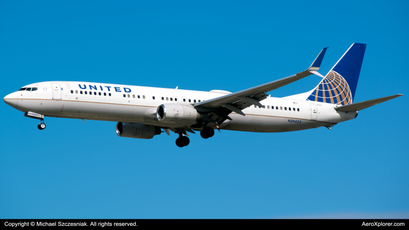 Photo of N39423 - United Airlines Boeing 737-900ER at ORD on AeroXplorer Aviation Database