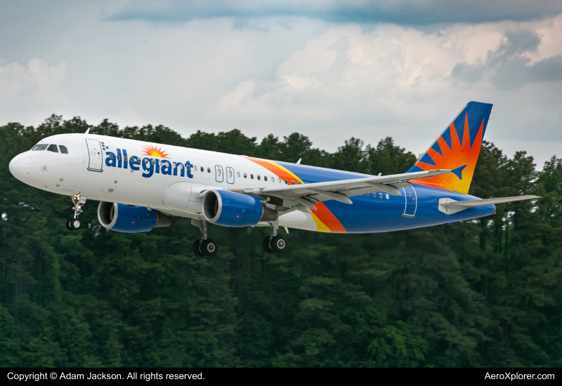 Photo of N279NV - Allegiant Air Airbus A320 at IAD on AeroXplorer Aviation Database