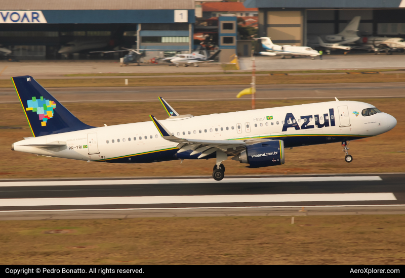 Photo of PR-YRI - Azul  Airbus A320NEO at CGH on AeroXplorer Aviation Database