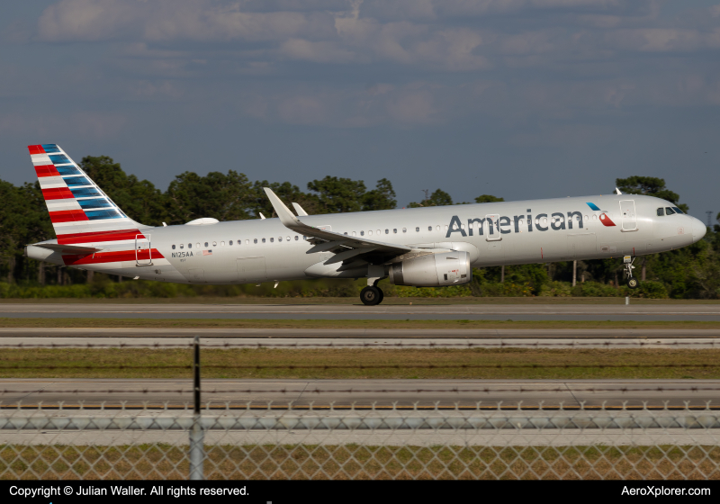 Photo of N125AA - American Airlines Airbus A321-200 at MCO on AeroXplorer Aviation Database