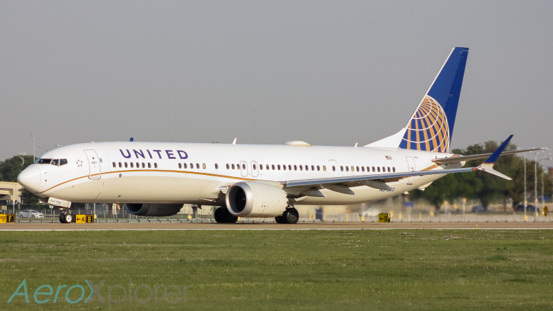 Photo of N37502 - United Airlines Boeing 737 MAX 9 at AUS on AeroXplorer Aviation Database