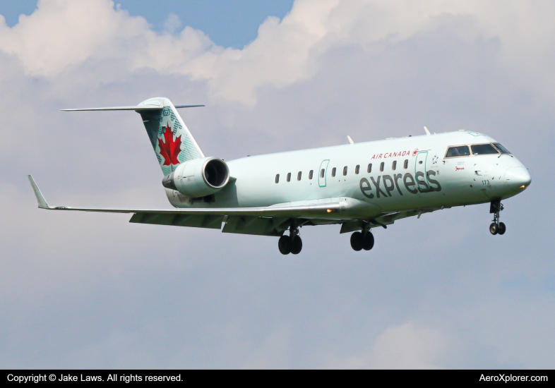 Photo of C-GUJA - Air Canada Express Mitsubishi CRJ-200 at DCA on AeroXplorer Aviation Database