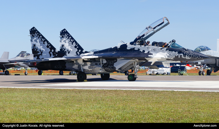 Photo of N29UB - PRIVATE Mikoyan-Gurevich MiG-29 at LAL on AeroXplorer Aviation Database