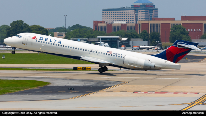 Photo of N893AT - Delta Airlines Boeing 717-200 at ATL on AeroXplorer Aviation Database