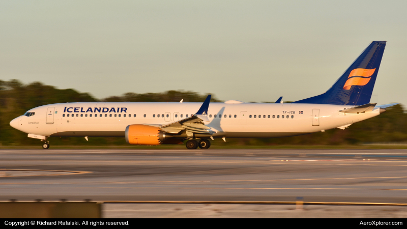 Photo of TF-ICB - Icelandair Boeing 737 MAX 9 at MCO on AeroXplorer Aviation Database