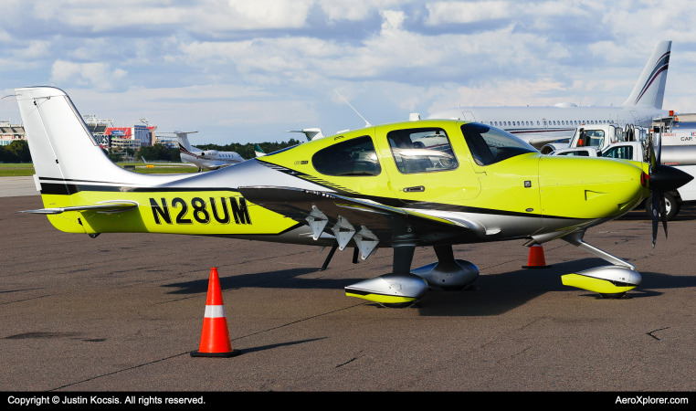 Photo of N28UM - PRIVATE Cirrus SR-22 at TPA on AeroXplorer Aviation Database