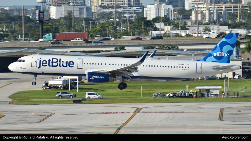 Photo of N937JB - JetBlue Airways Airbus A321-200 at FLL on AeroXplorer Aviation Database