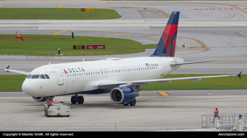Photo of N334NW - Delta Airlines Airbus A320 at FLL on AeroXplorer Aviation Database