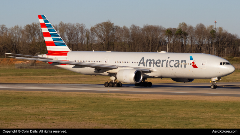 Photo of N755AN - American Airlines Boeing 777-200ER at CLT on AeroXplorer Aviation Database