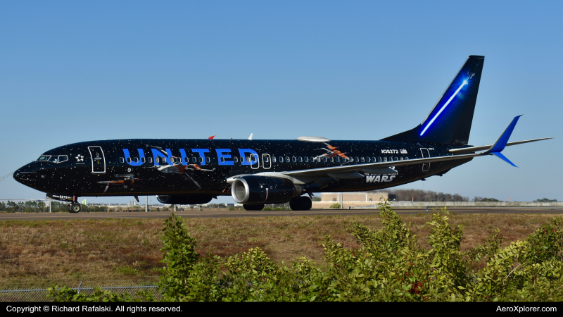 Photo of N36272 - United Airlines Boeing 737-800 at MCO on AeroXplorer Aviation Database