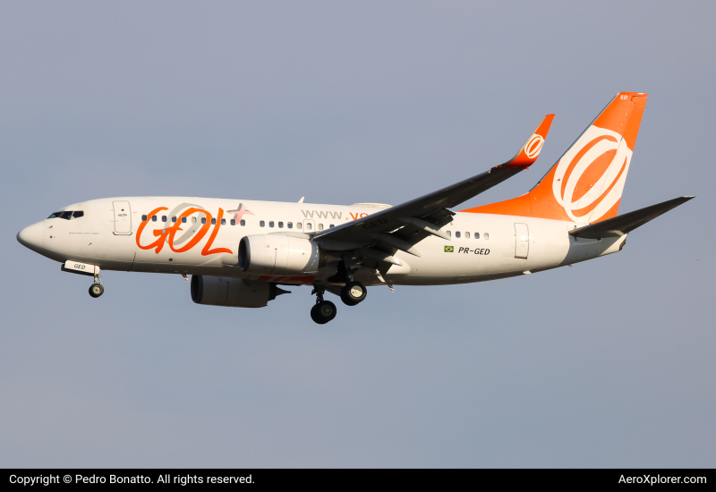 Photo of PR-GED - GOL Linhas Aereas Boeing 737-700 at GRU on AeroXplorer Aviation Database