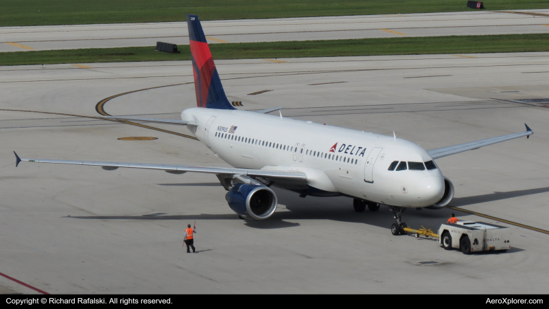 Photo of N309US - Delta Airlines Airbus A320 at MIA on AeroXplorer Aviation Database