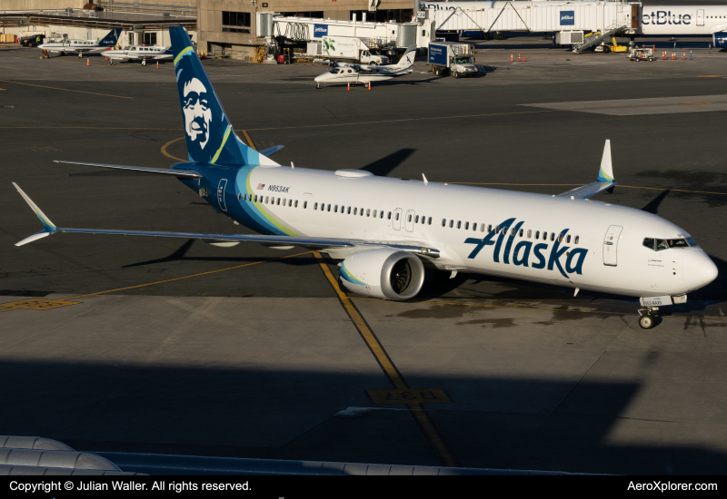 Photo of N953AK - Alaska Airlines Boeing 737 MAX 9 at BOS on AeroXplorer Aviation Database