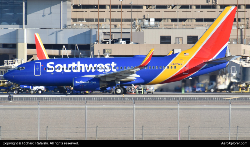 Photo of N467WN - Southwest Airlines Boeing 737-700 at PHX on AeroXplorer Aviation Database