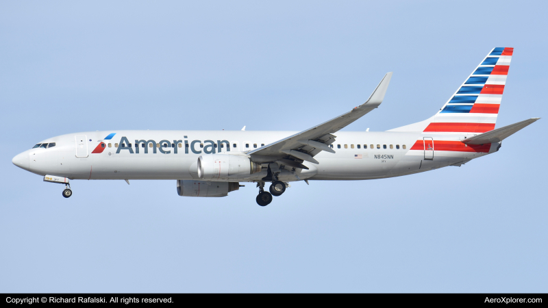 Photo of N845NN - American Airlines Boeing 737-800 at ORD on AeroXplorer Aviation Database
