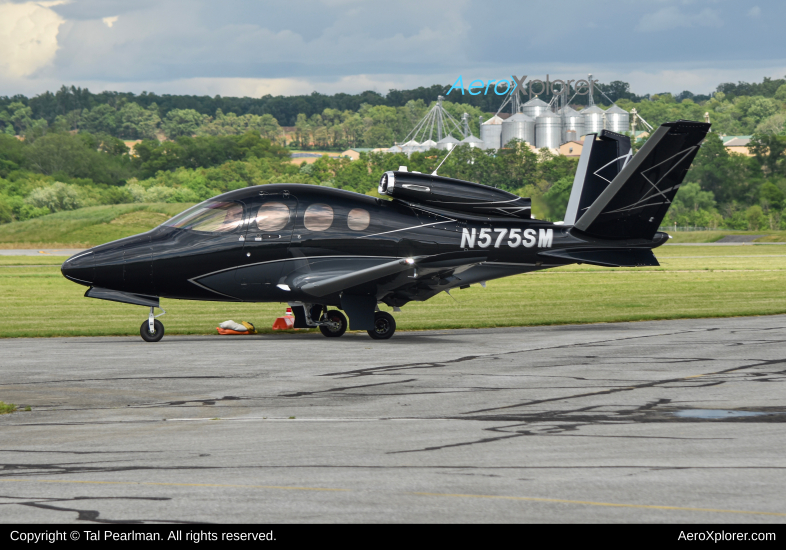 Photo of N575SM - PRIVATE Cirrus G2 VisionJet at FDK on AeroXplorer Aviation Database