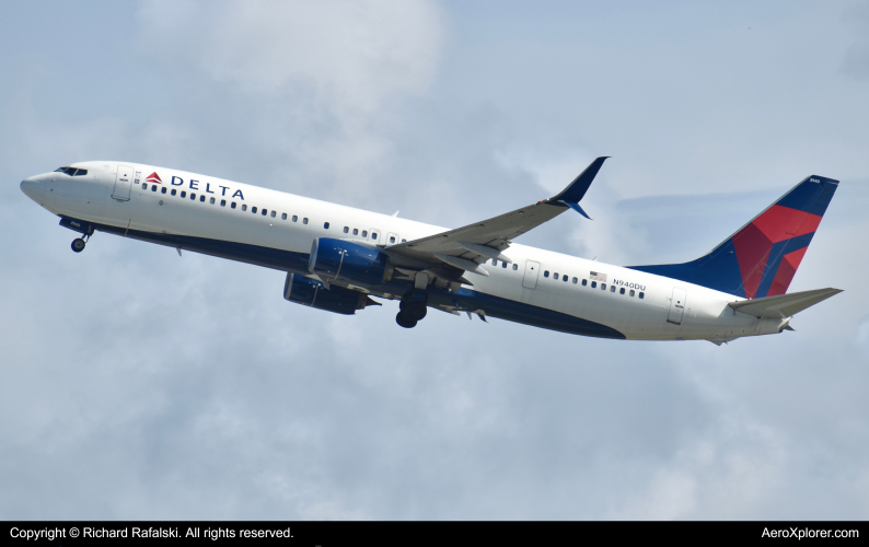 Photo of N940DQ - Delta Airlines Boeing 737-900ER at DAB on AeroXplorer Aviation Database