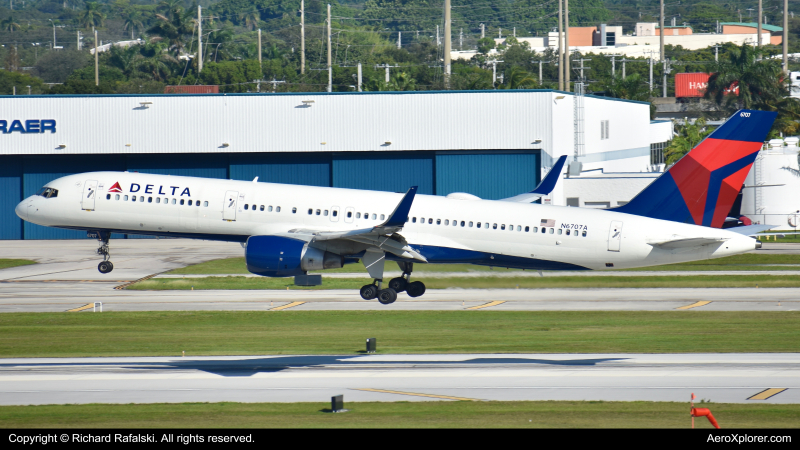 Photo of N6707A - Delta Airlines Boeing 757-200 at FLL on AeroXplorer Aviation Database