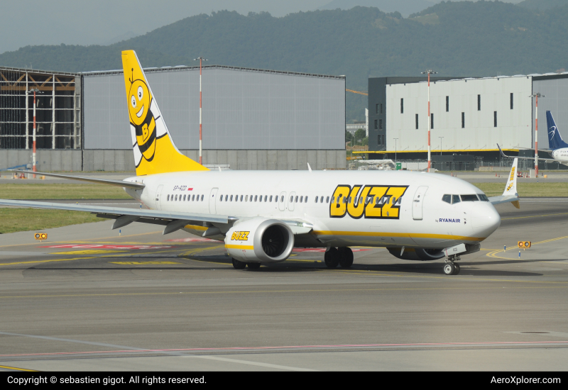 Photo of SP-RZD - Buzz Boeing 737 MAX 8-200 at BGY on AeroXplorer Aviation Database