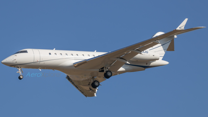 Photo of N293JG - PRIVATE Bombardier Global 5000 at IAD on AeroXplorer Aviation Database