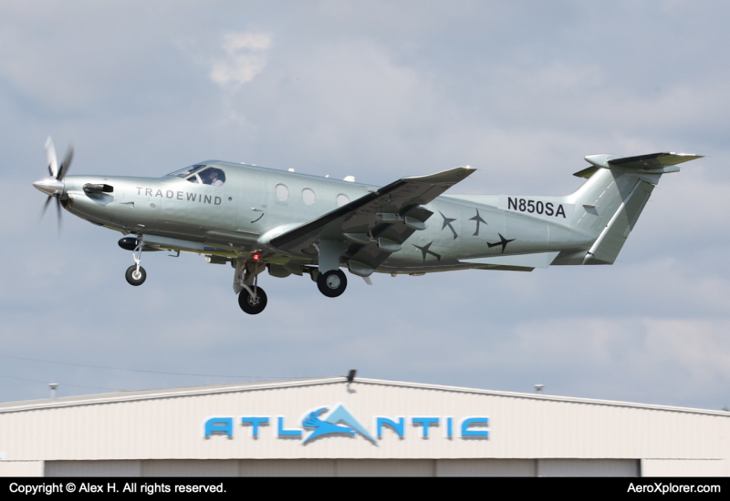 Photo of N850SA - Tradewind Aviation Pilatus PC-12 at OXC on AeroXplorer Aviation Database