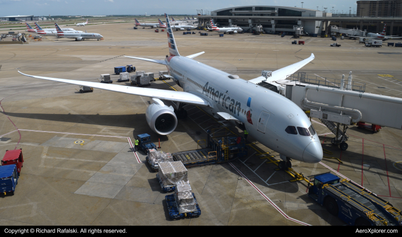 Photo of N814AA - American Airlines Boeing 787-8 at DFW on AeroXplorer Aviation Database