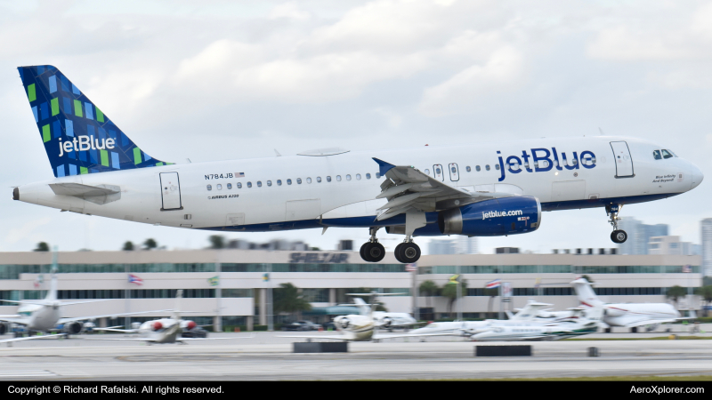 Photo of N784JB - JetBlue Airways Airbus A320 at FLL on AeroXplorer Aviation Database