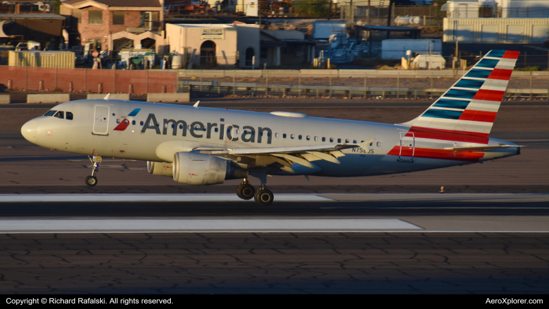 Photo of N758US - American Airlines Airbus A319 at PHX on AeroXplorer Aviation Database
