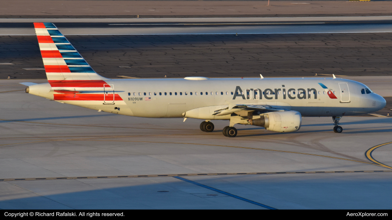 Photo of N109UW - American Airlines Airbus A320 at PHX on AeroXplorer Aviation Database