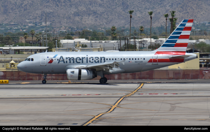 Photo of N814AW - American Airlines Airbus A319 at PHX on AeroXplorer Aviation Database