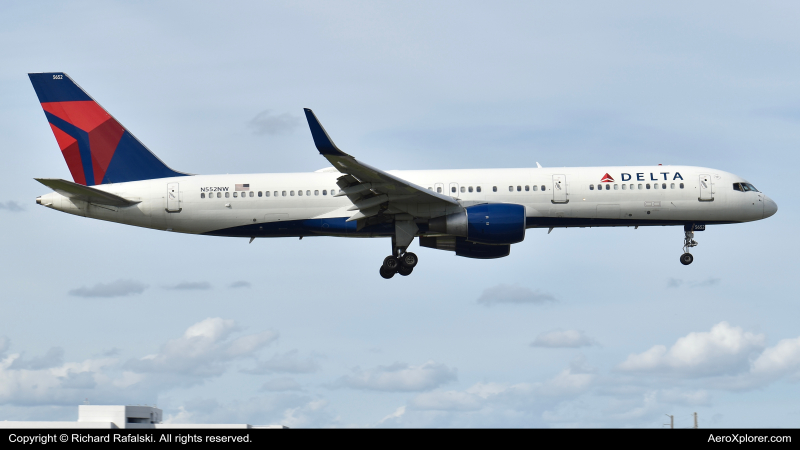 Photo of N552NW - Delta Airlines Boeing 757-200 at MIA on AeroXplorer Aviation Database