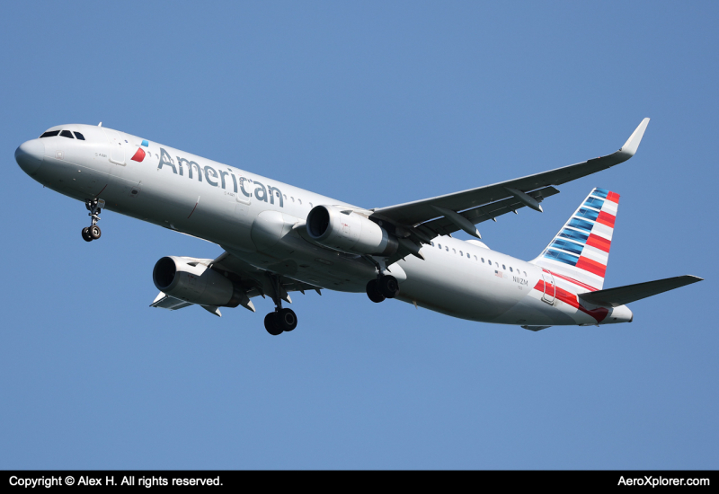 Photo of N111ZM - American Airlines Airbus A321-200 at BOS on AeroXplorer Aviation Database