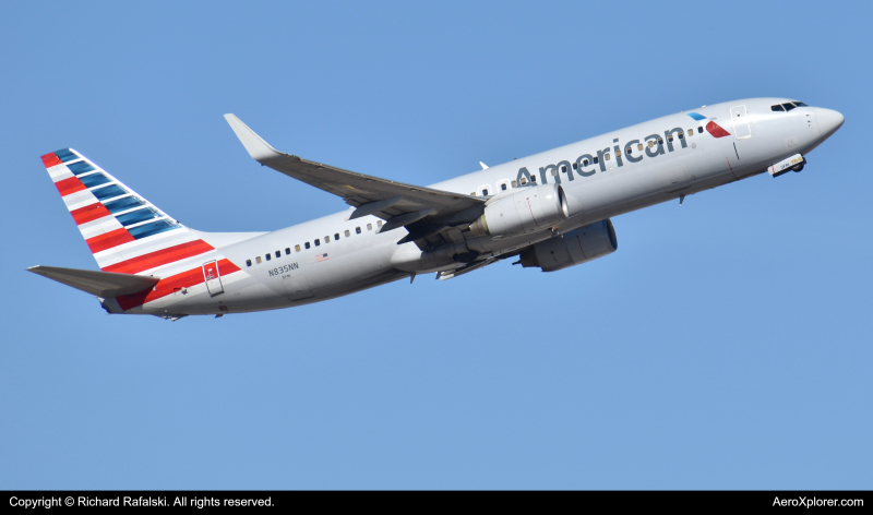 Photo of N835NN - American Airlines Boeing 737-800 at PHX on AeroXplorer Aviation Database