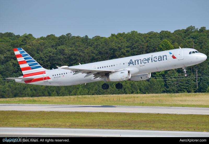 Photo of N549UW - American Airlines Airbus A321-200 at RDU on AeroXplorer Aviation Database